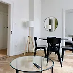 Citycentral 2 Bedroom Flat Near Main Station Apartman *