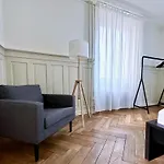 Citycentral 2 Bedroom Flat Near Main Station Apartman *