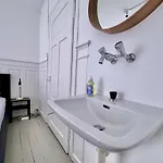 Citycentral 2 Bedroom Flat Near Main Station Zürich