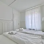 Citycentral 2 Bedroom Flat Near Main Station Apartman *