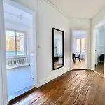 Citycentral 2 Bedroom Flat Near Main Station Zürich