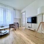 Citycentral 2 Bedroom Flat Near Main Station Apartman