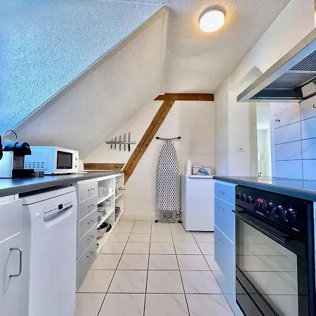 Citycentral 2 Bedroom Flat Near Main Station Apartment *