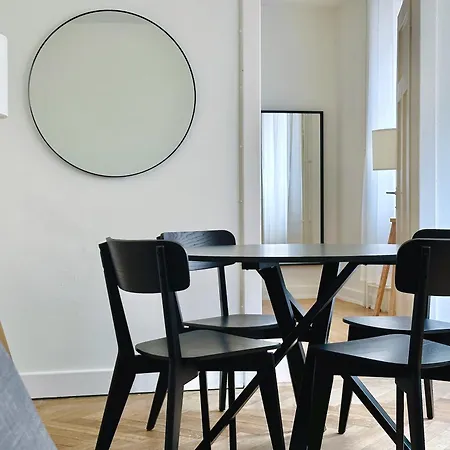 Citycentral 2 Bedroom Flat Near Main Station Apartment Zurich