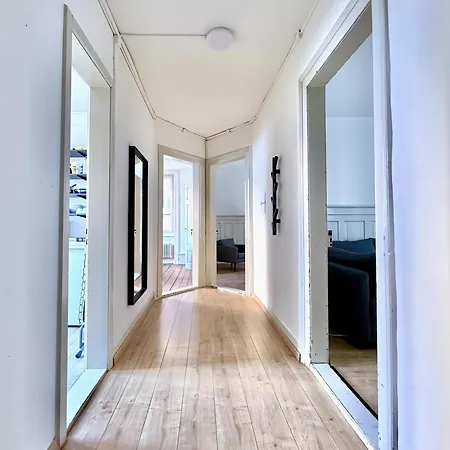 Citycentral 2 Bedroom Flat Near Main Station *