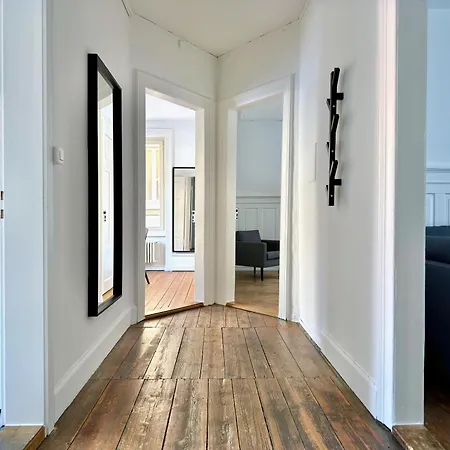 Citycentral 2 Bedroom Flat Near Main Station *