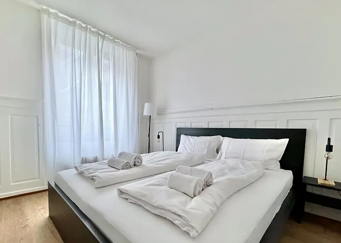 Апартаменты Citycentral 2 Bedroom Flat Near Main Station