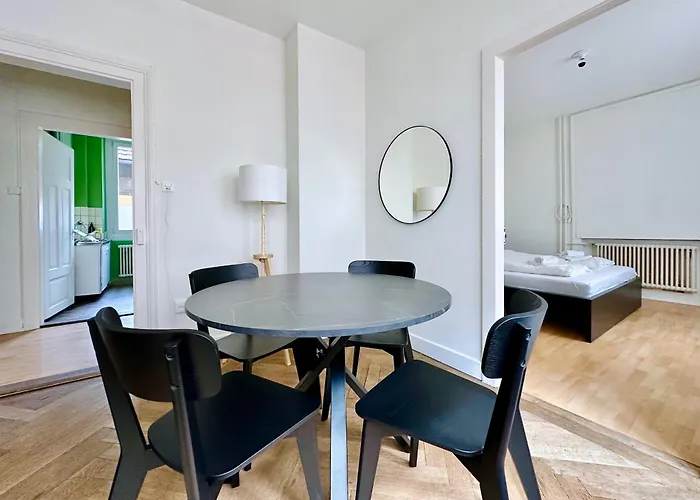 Апартаменты Citycentral 2 Bedroom Flat Near Main Station *