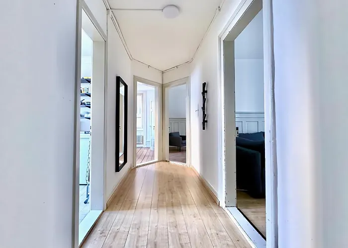 Citycentral 2 Bedroom Flat Near Main Station *