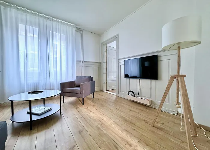 Citycentral 2 Bedroom Flat Near Main Station Lejlighed