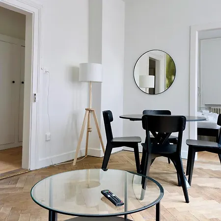 Citycentral 2 Bedroom Flat Near Main Station Apartment *