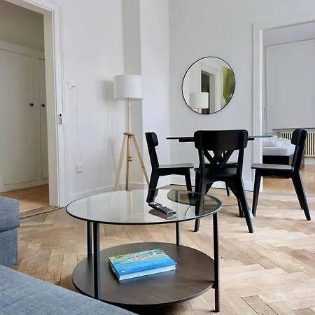 Citycentral 2 Bedroom Flat Near Main Station * Zurich