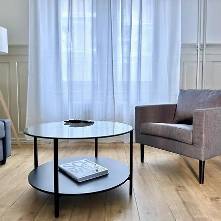 Citycentral 2 Bedroom Flat Near Main Station Apartment