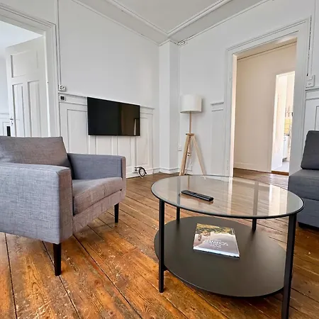 Citycentral 2 Bedroom Flat Near Main Station Apartment *