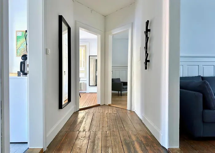 Citycentral 2 Bedroom Flat Near Main Station *