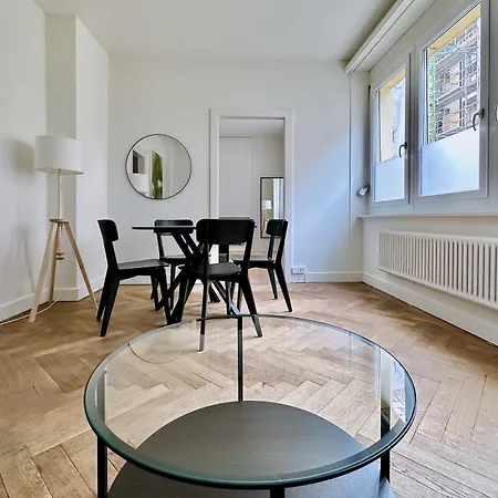 Citycentral 2 Bedroom Flat Near Main Station Apartment *