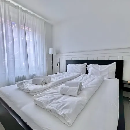 Citycentral 2 Bedroom Flat Near Main Station Apartment