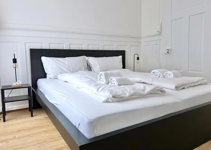 Citycentral 2 Bedroom Flat Near Main Station Apartment