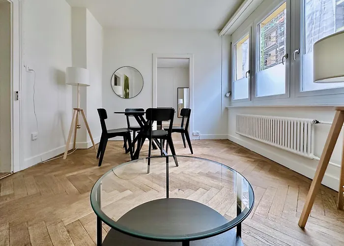 Citycentral 2 Bedroom Flat Near Main Station Apartment *