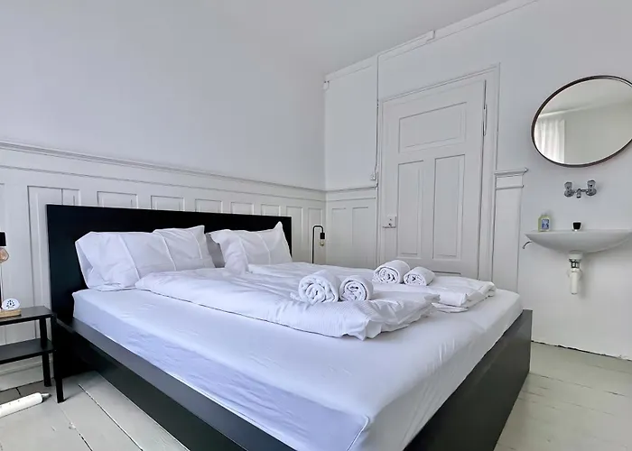 Citycentral 2 Bedroom Flat Near Main Station Apartment Zürich