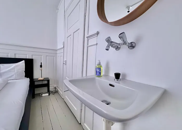 Citycentral 2 Bedroom Flat Near Main Station Zürich