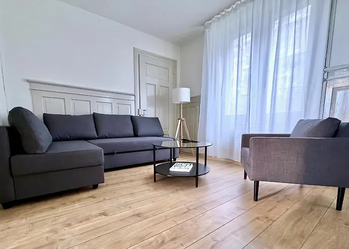 Citycentral 2 Bedroom Flat Near Main Station Apartment